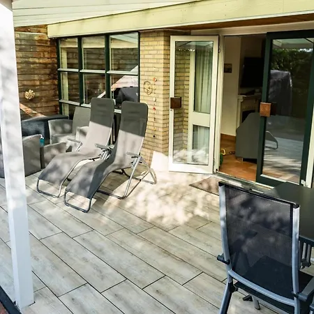 Equipped Bungalow, 5 Persons Holiday home Sint Maartensvlotbrug