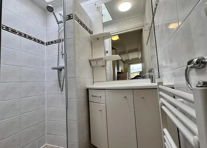 Дом отдыха Equipped Bungalow, 5 Persons Sint Maartensvlotbrug