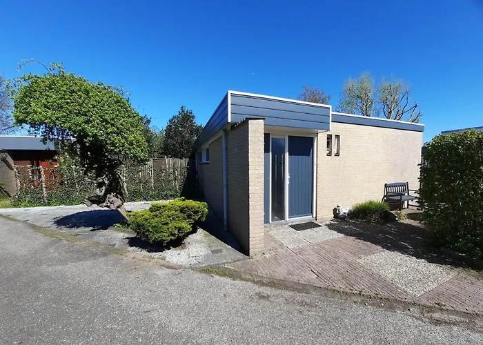 Дом отдыха Equipped Bungalow, 5 Persons Sint Maartensvlotbrug